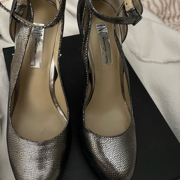 INC International Concepts, Lucy, snakeskin design - Picture 2 of 8